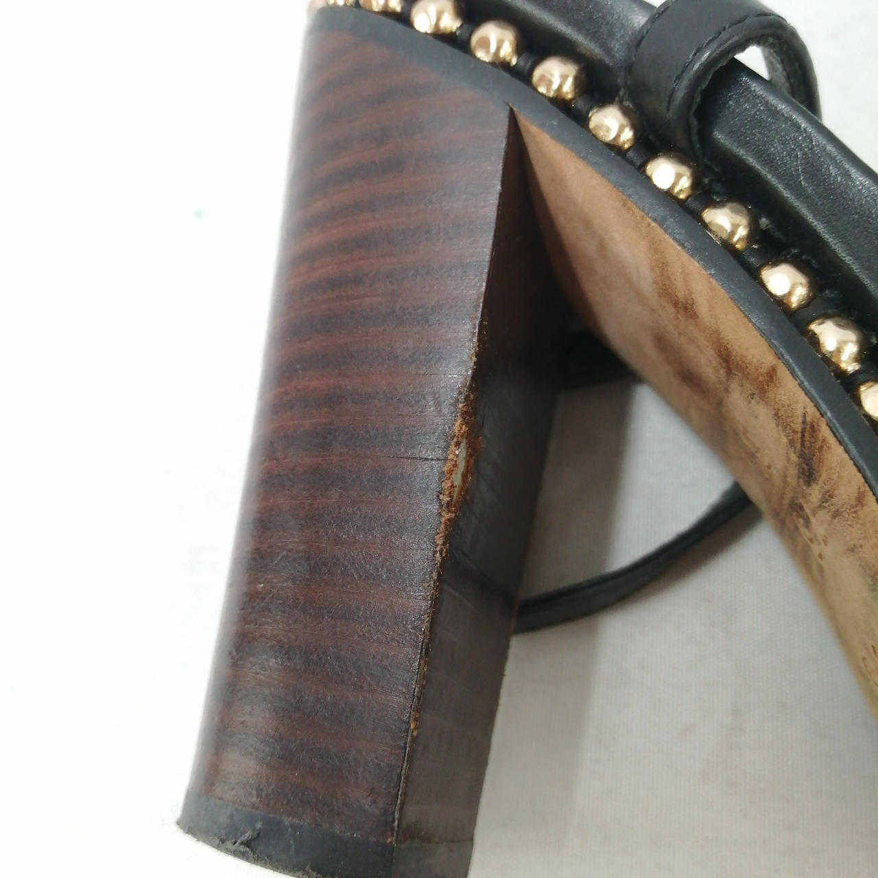 ヒール削れあり