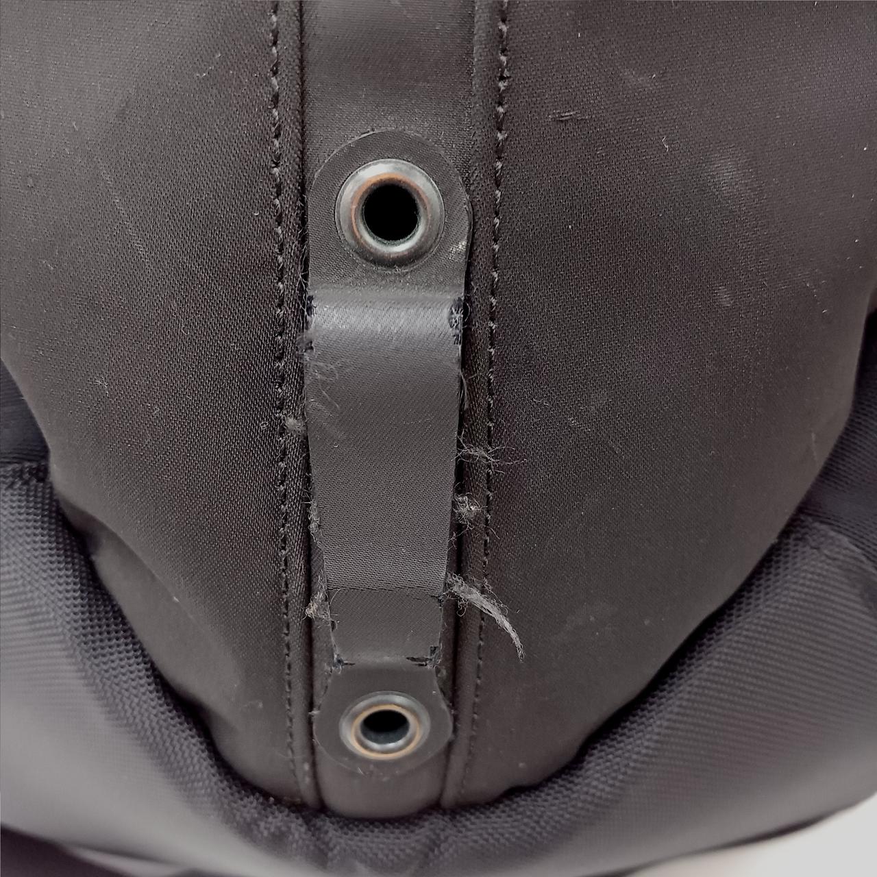 汚れ、糸飛び出しあり