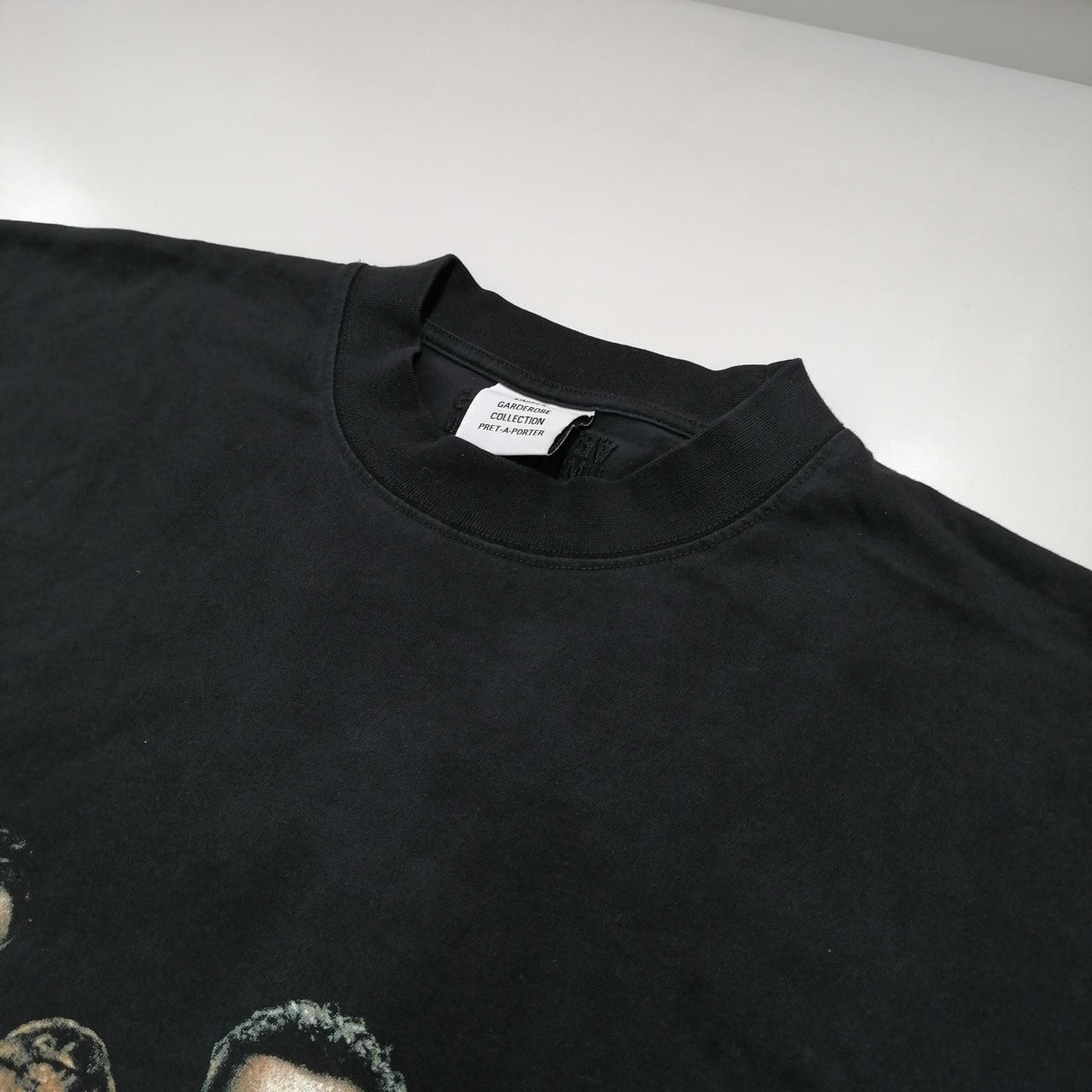 首周り色褪せあり