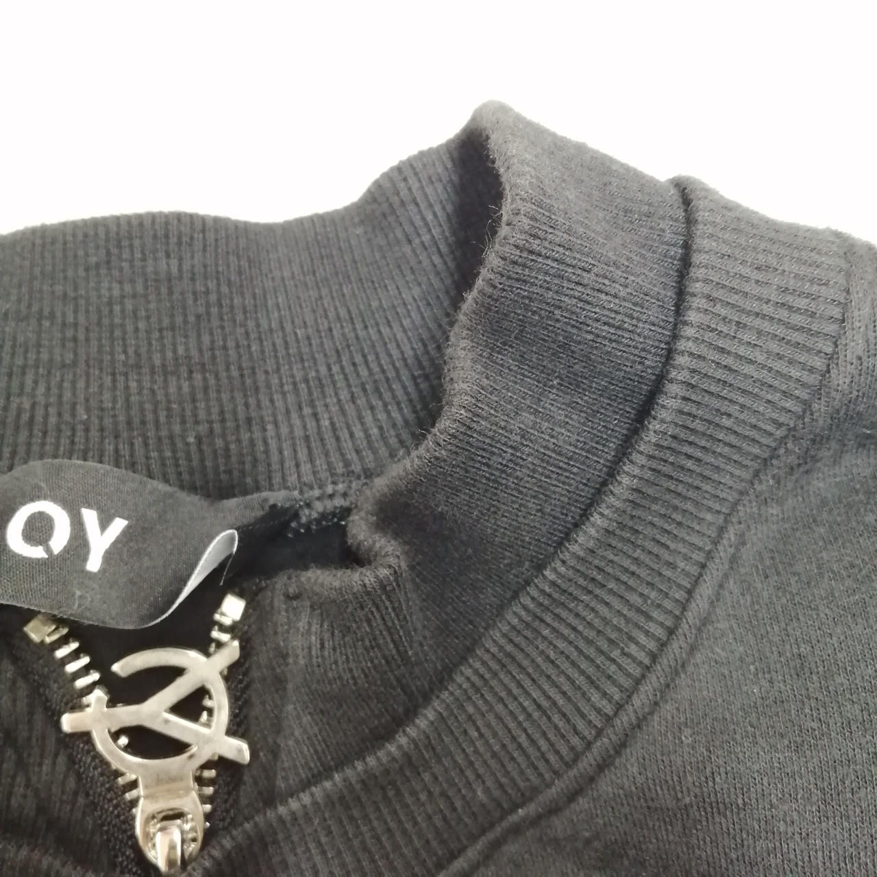 襟元若干の汚れあり