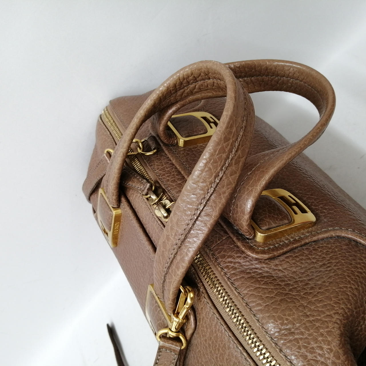 ハンドル曲がり癖あり