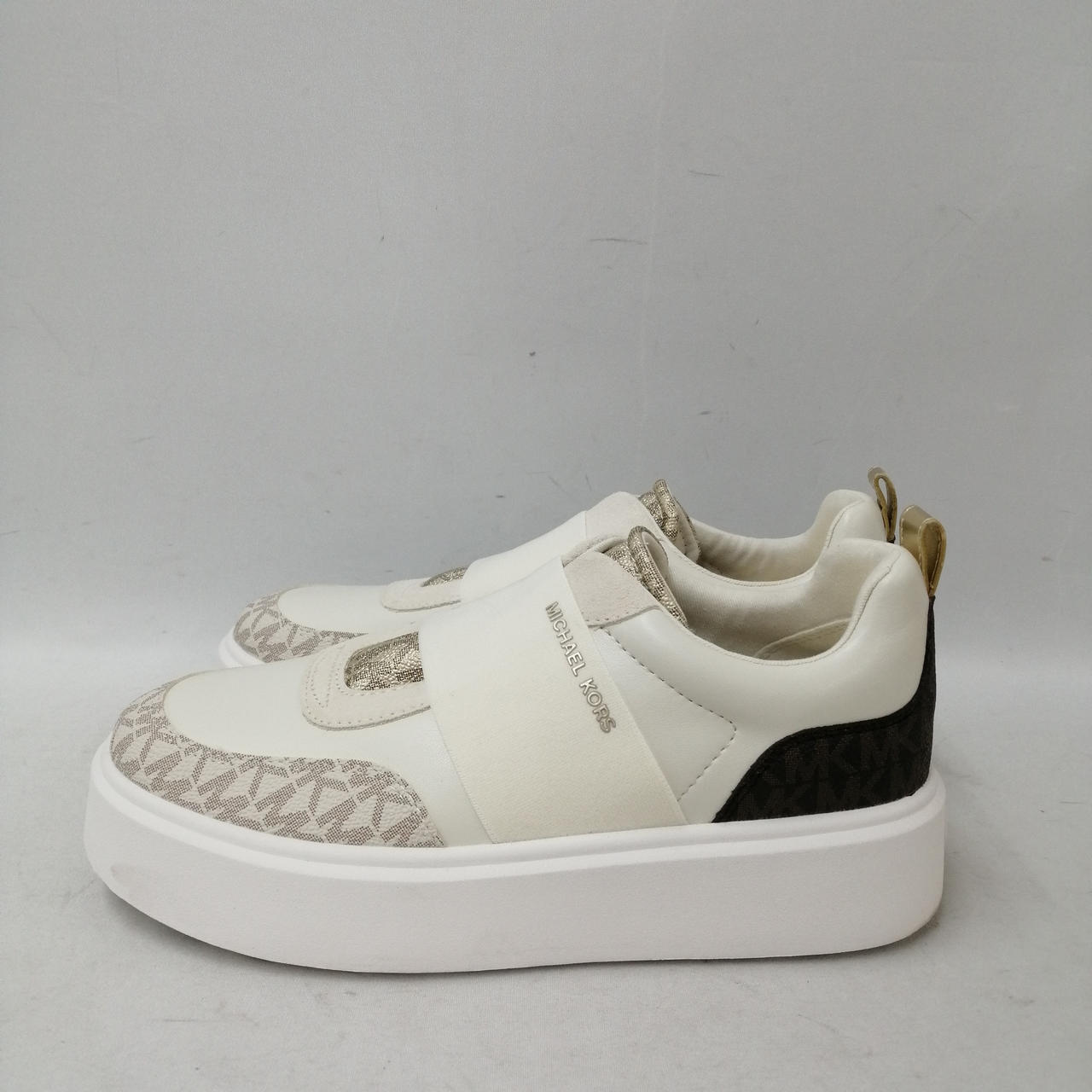 【未使用✨極美品】　MICHAEL KORS ホワイト ハイカットスニーカー 公式アウトレット】【日本限定】OSAKA OLYMPIA ウェッジ