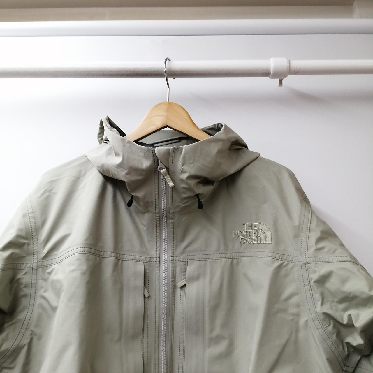 ❤️値引きしました❤️美品♡ ノースフェイスノマドジャケット 80センチ カーキ♡ THE NORTH FACE（ザノースフェイス）の「THE NORTH FACE(ザ