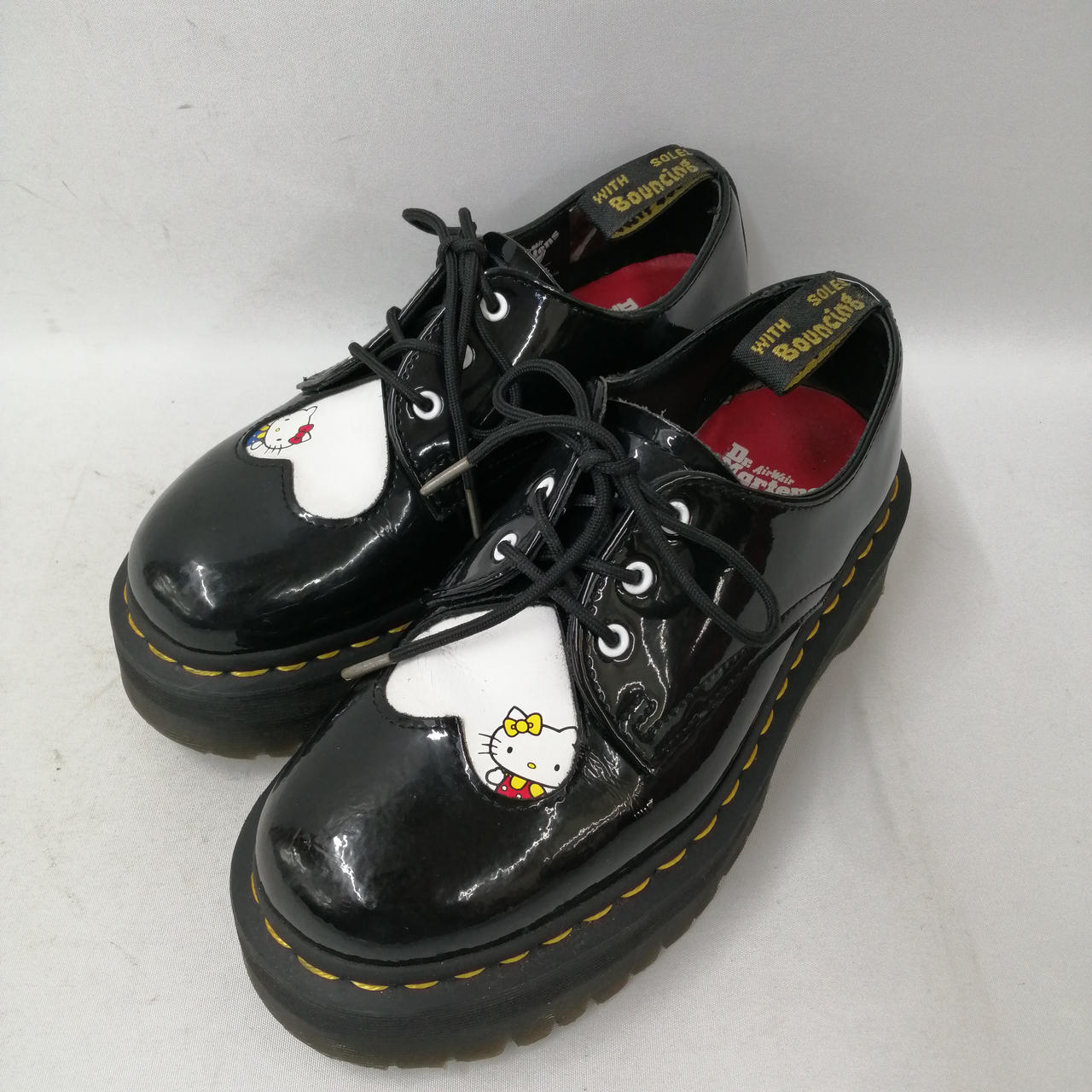 Dr. Martens Hello Kitty コラボブーツ uk5 【公式通販】