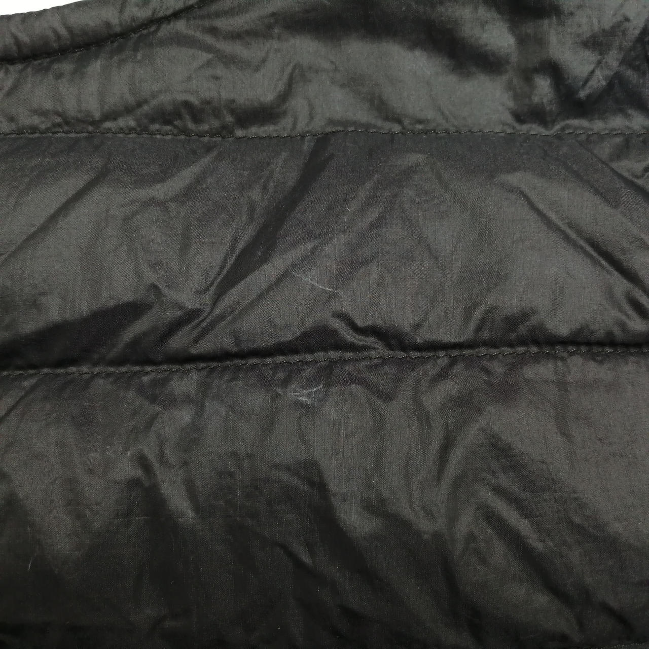 後ろ身頃右肩付近汚れ