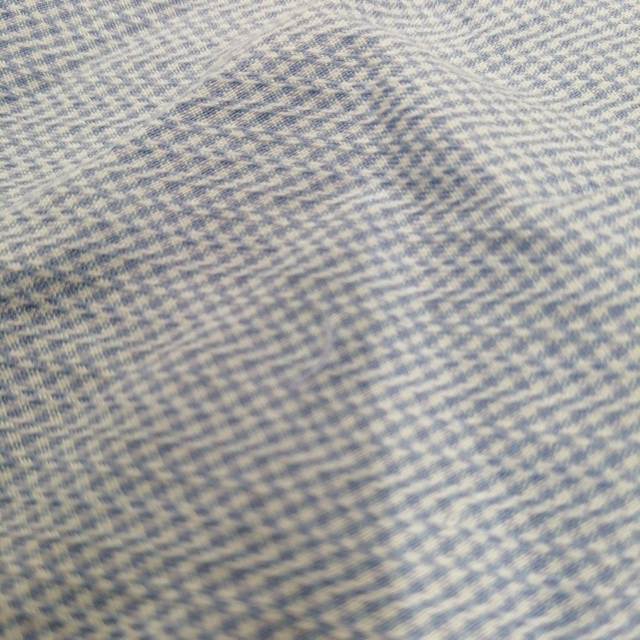 袖に若干のほつれあり