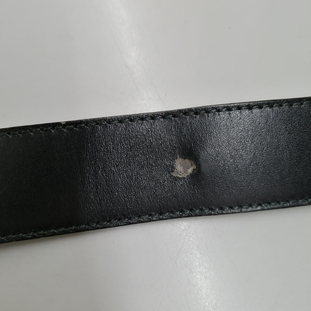 オリジナルの穴が空いています