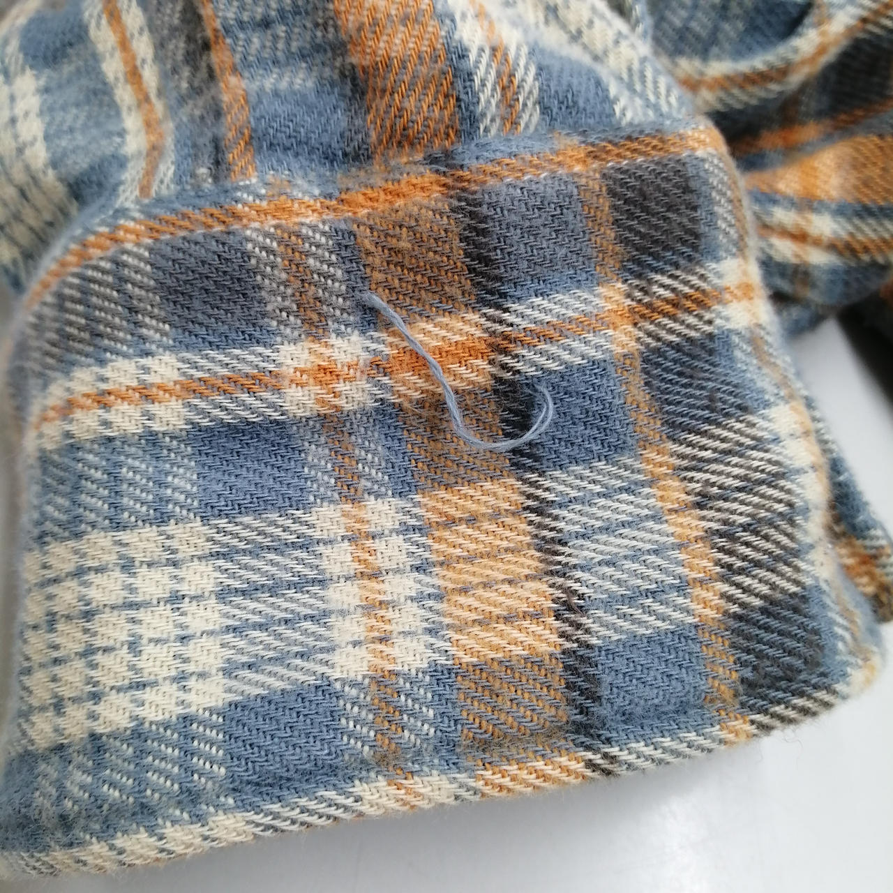 袖口ほつれあり