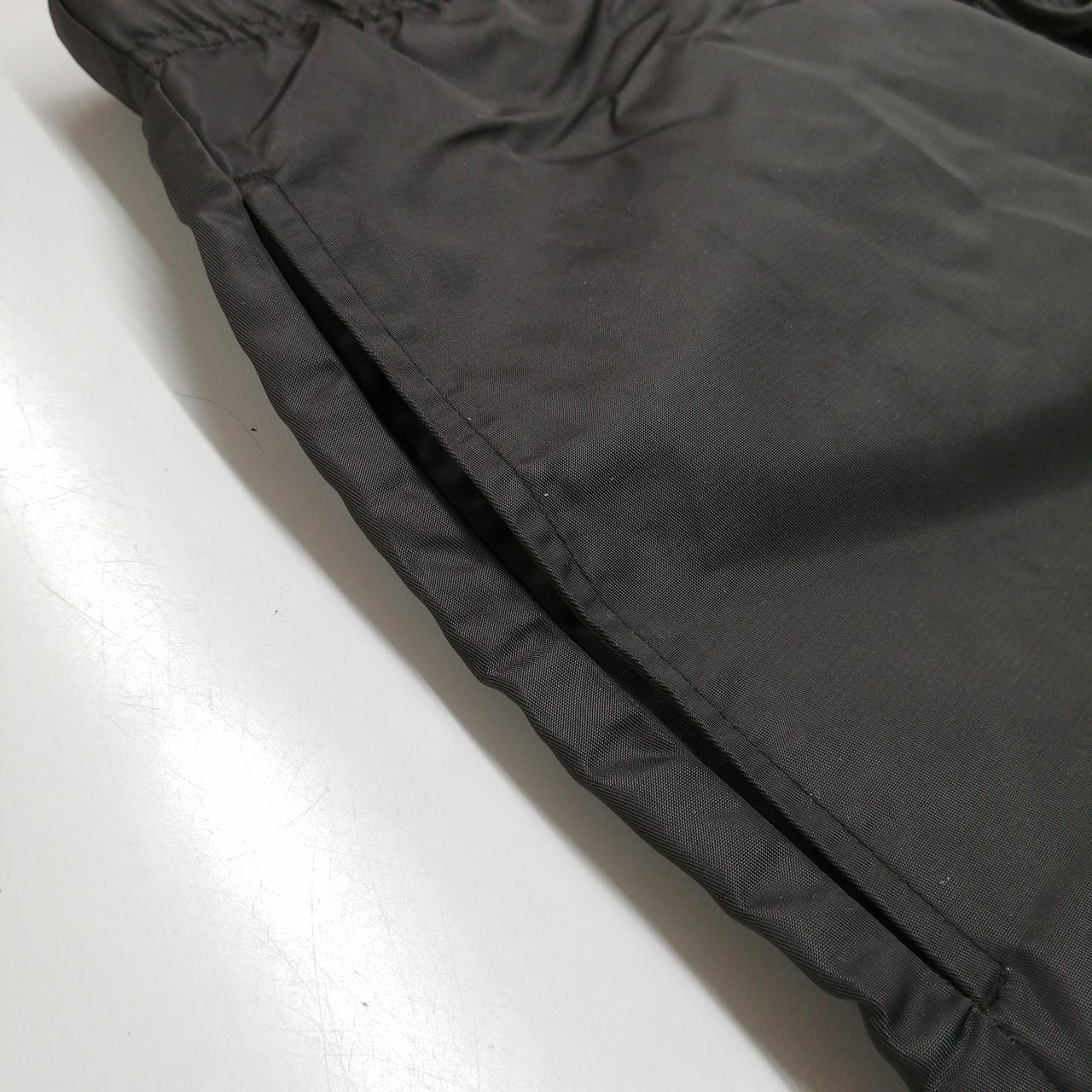 両サイドにポケット