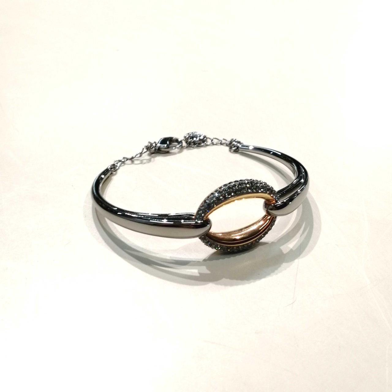 SWAROVSKI - ジョジョの奇妙な冒険　スワロフスキーブレスレット　値下げしました！ SWAROVSKI - ジョジョの奇妙な冒険 スワロフスキーブレスレット
