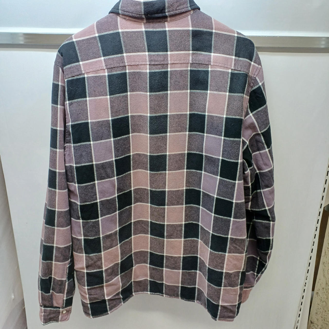 新品 Supreme 着古した風合いがたまらない褪せ色チェックキルティングシャツ Supreme - キルティングチェックシャツ | 秋冬2024 - UG.SHAFT