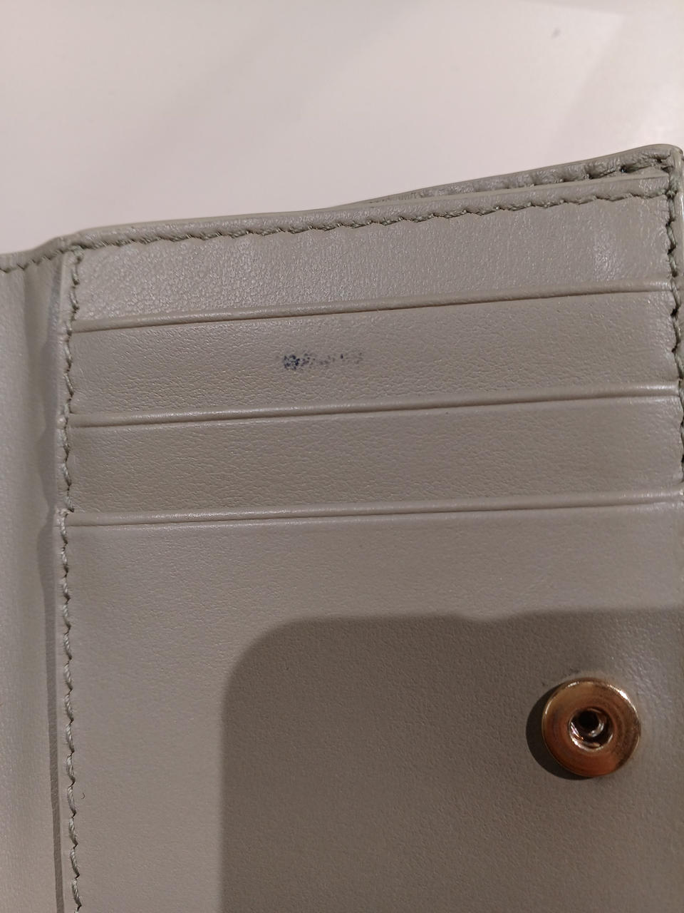 汚れがございます。