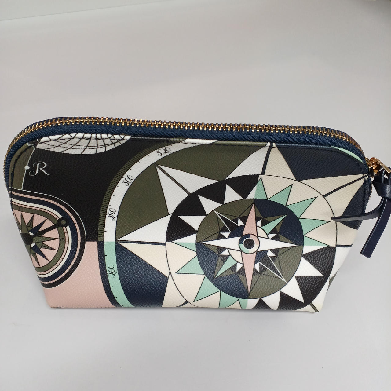 部分的に黄ばみあり