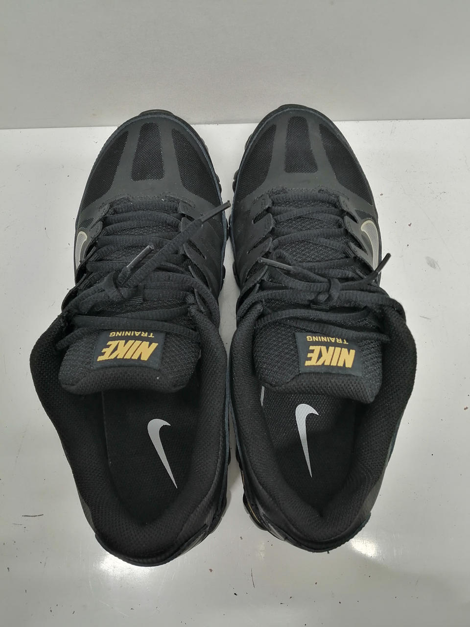【NIKE】リアックス8 ブラック/ゴールド　27cm Amazon | (NIKE)ナイキ リアックス 8 TR メッシュ（621716