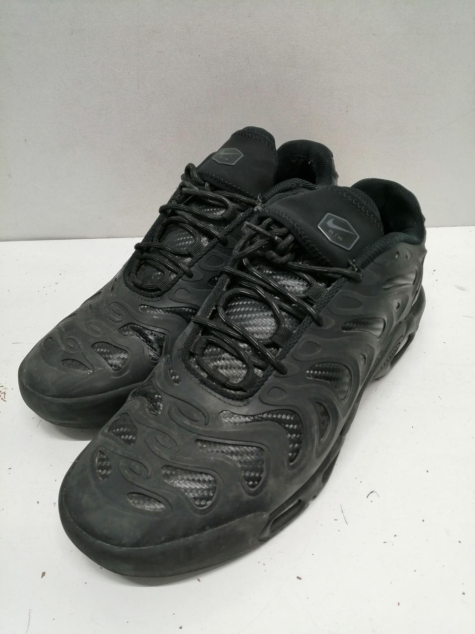 NIKE Air Max Plus triple black 28.5cm