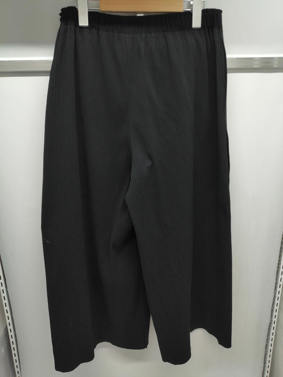 ISSEY MIYAKE ME 型番：BLK ワイドパンツ