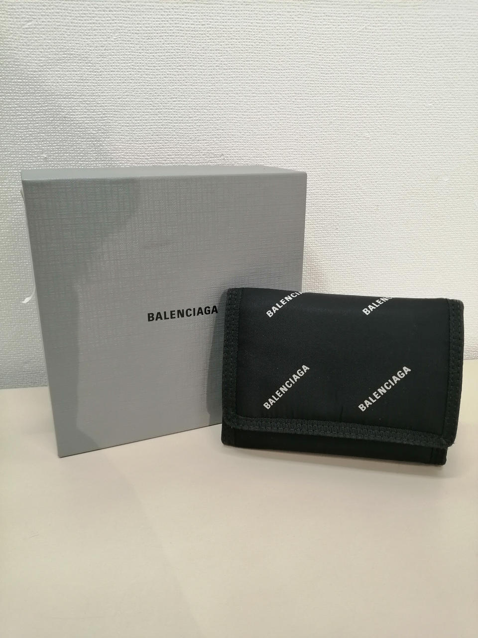BALENCIAGA グレー グリッター 二つ折り財布