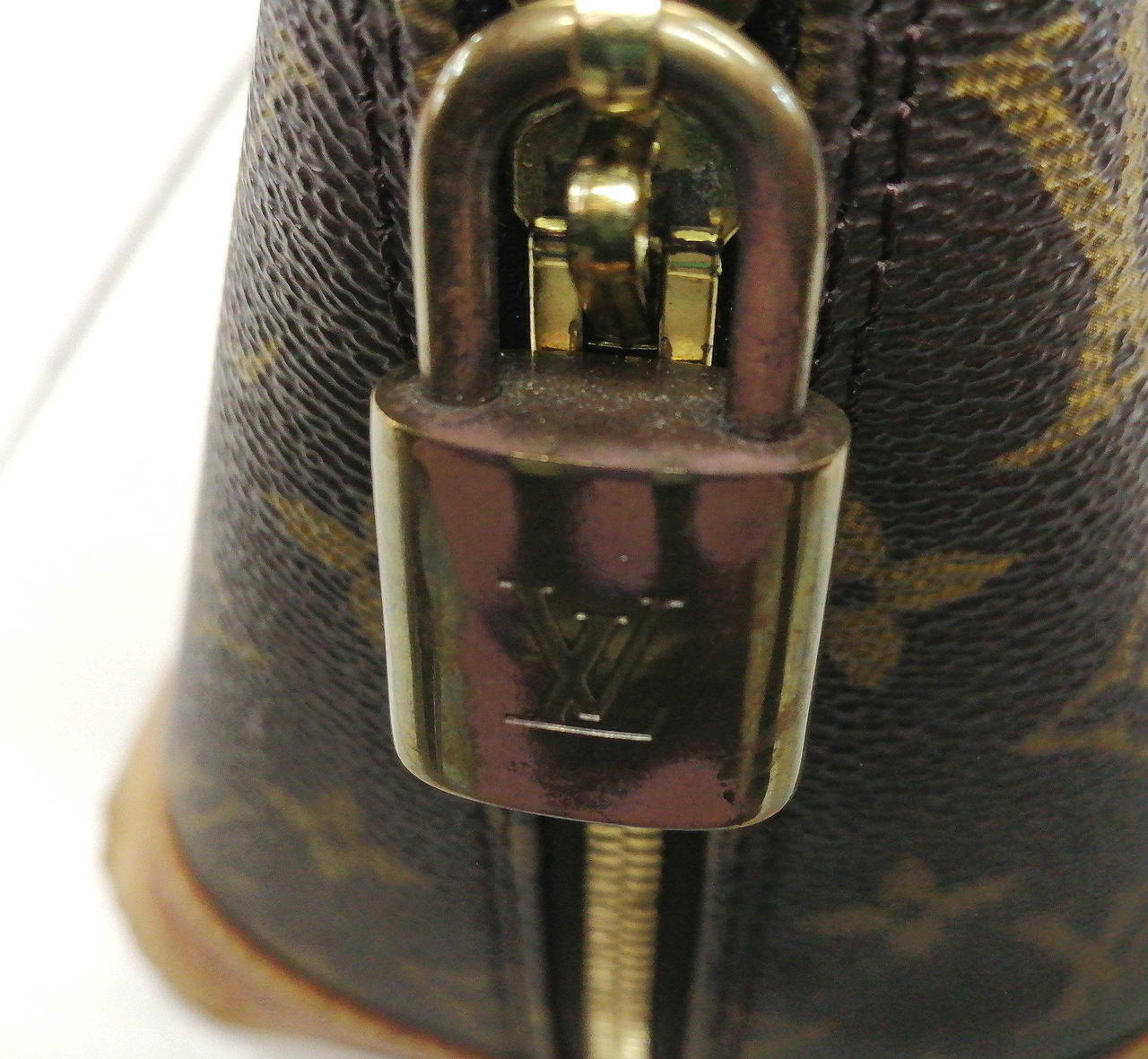 南京錠鍵なし/変色あり