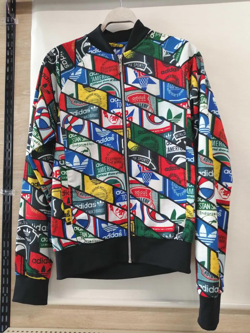 アディダス(ADIDAS)|総柄トラックジャケット|【ハードオフ公式通販