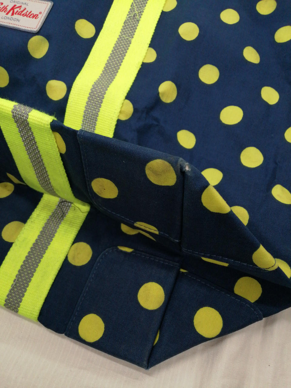 ヨゴレ、角スレあり