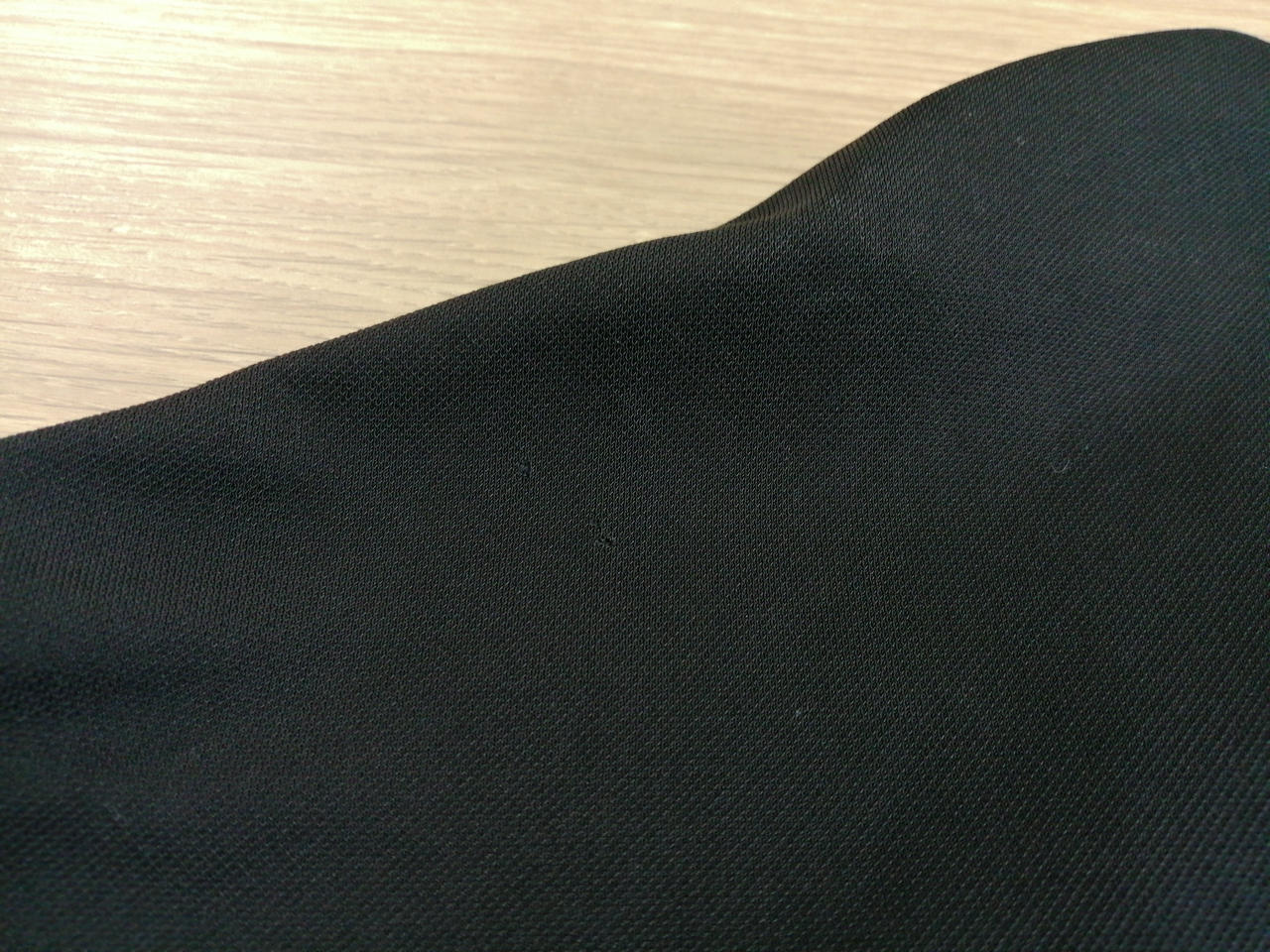 右肩若干穴あり