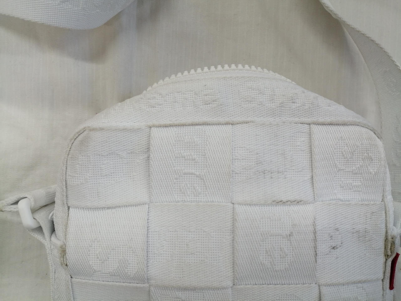 表面のヨゴレあり