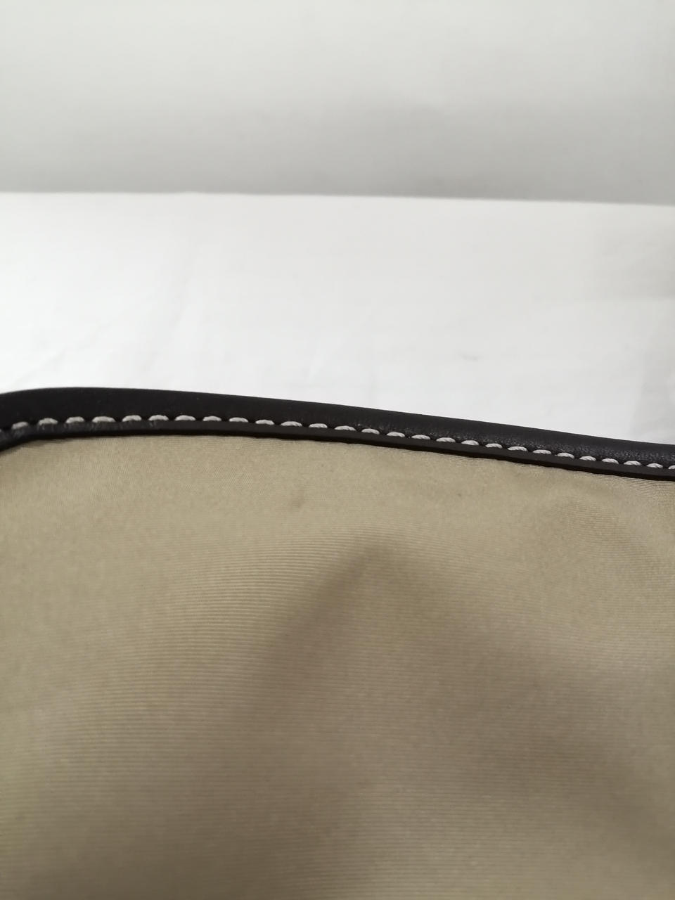 小さいヨゴレあり。