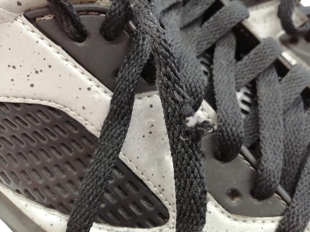 紐のチギレあり