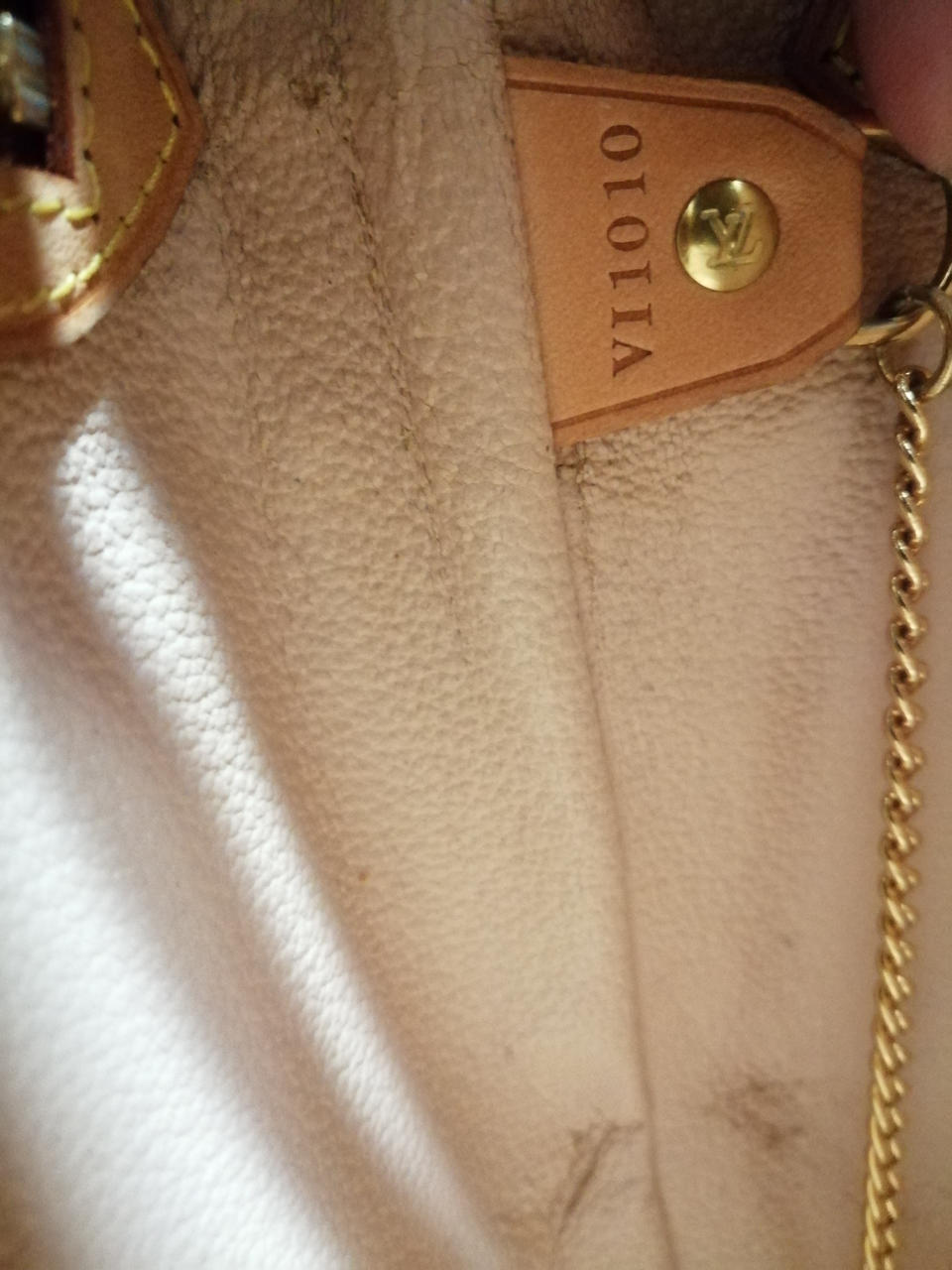 内側劣化による剥がれあり