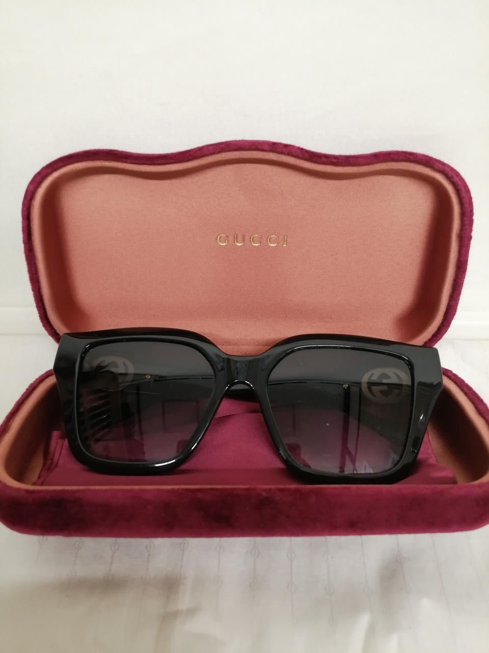 GUCCI スリムフレーム サングラス 美品 箱傷 GUCCI スリムフレーム サングラス 美品 箱傷 GUCCI スリム