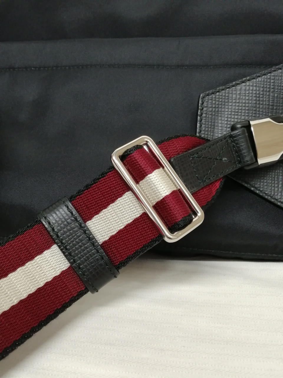 【美品】【希少】Bally ボディバッグ エーデルワイス バリーの新作は…ノーブルなエーデルワイス刺繍が目印！ | GINGER