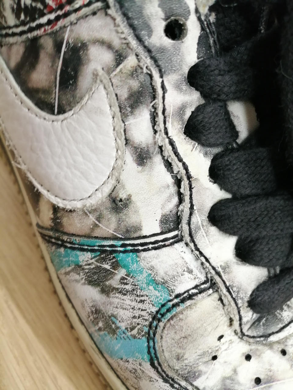 スレキズ黄ばみ