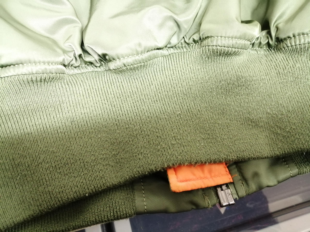 毛玉、毛羽立ちあり