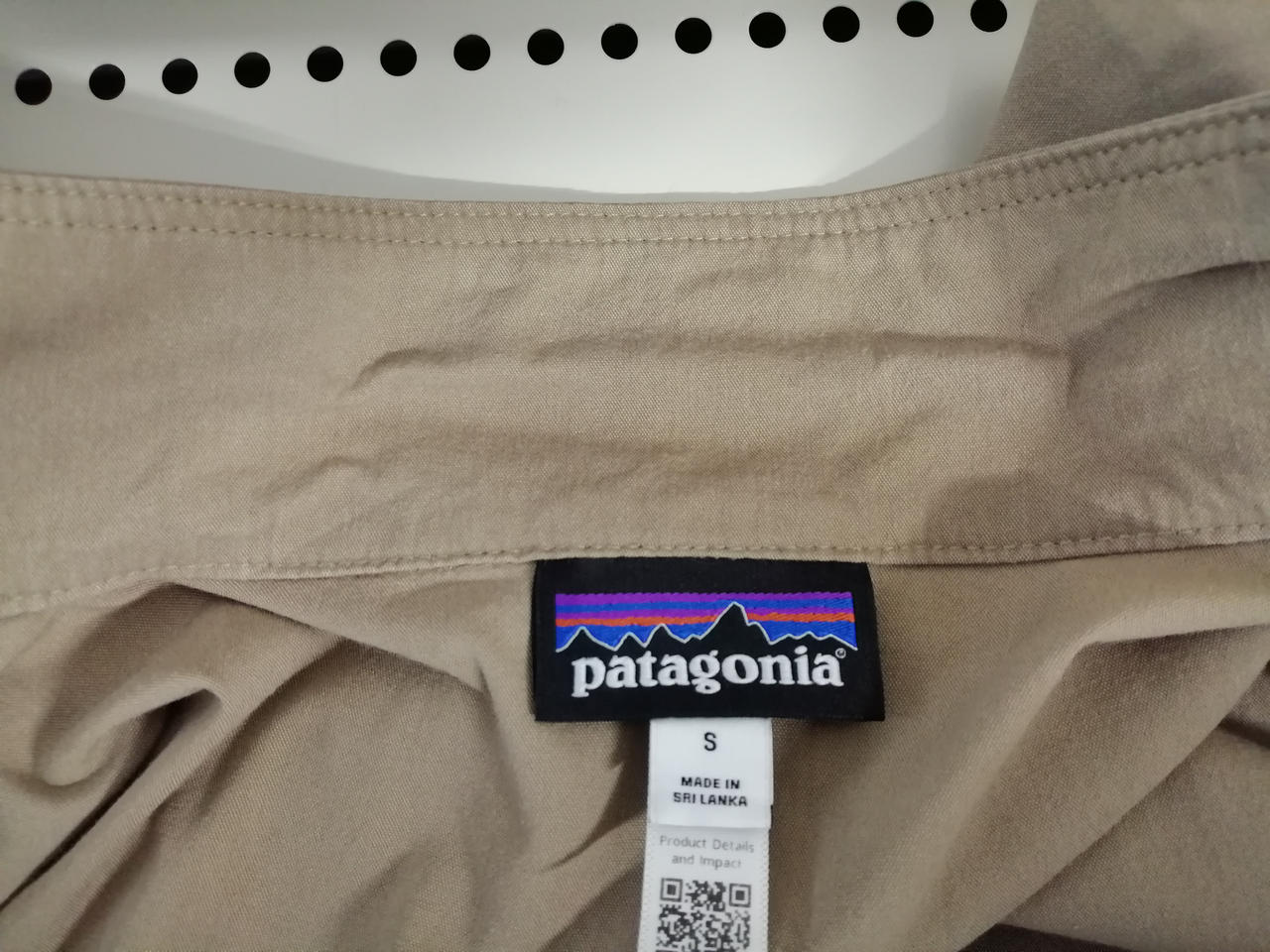 襟元に少し使用感があります。