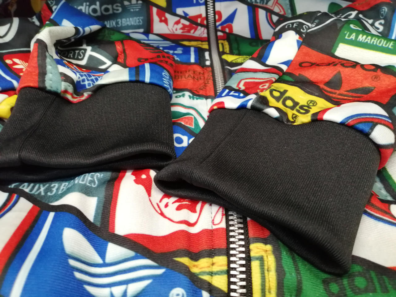 アディダス(ADIDAS)|総柄トラックジャケット|【ハードオフ公式通販