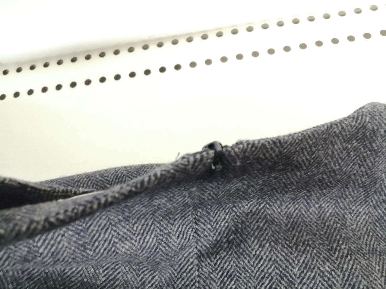 襟に少し毛羽立ちあります。