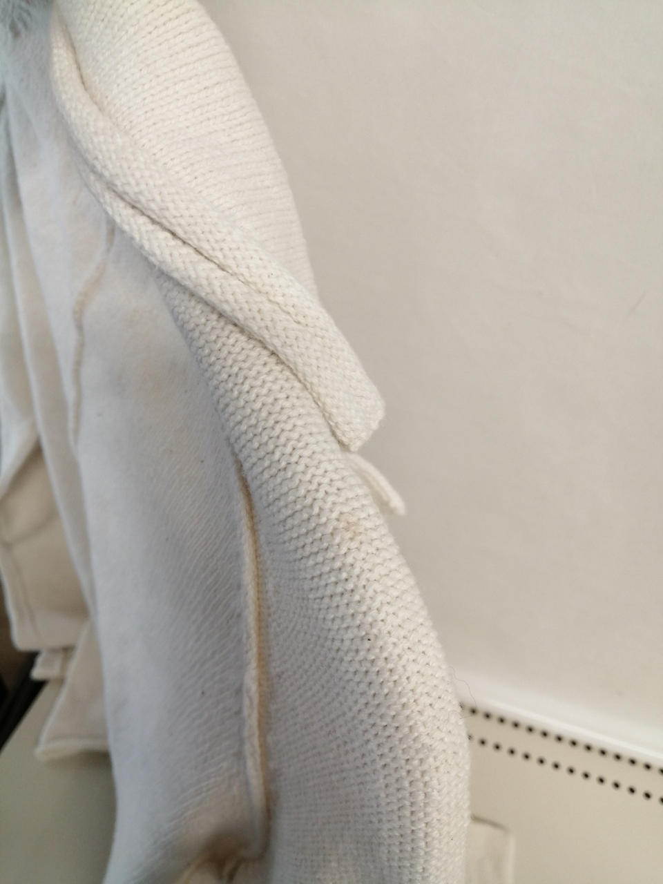 右肩にシミあり