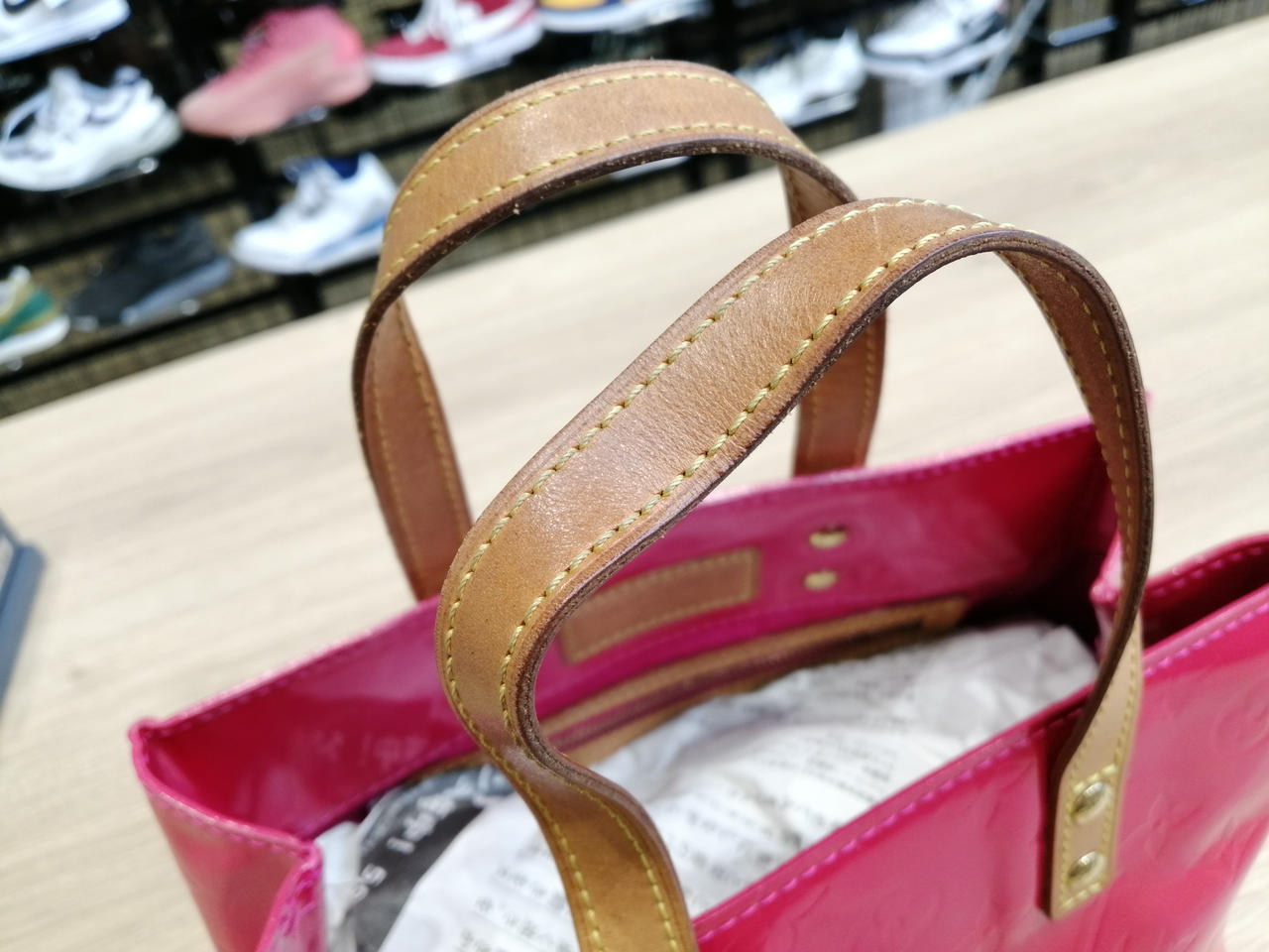 持ち手に少しクセがついてます