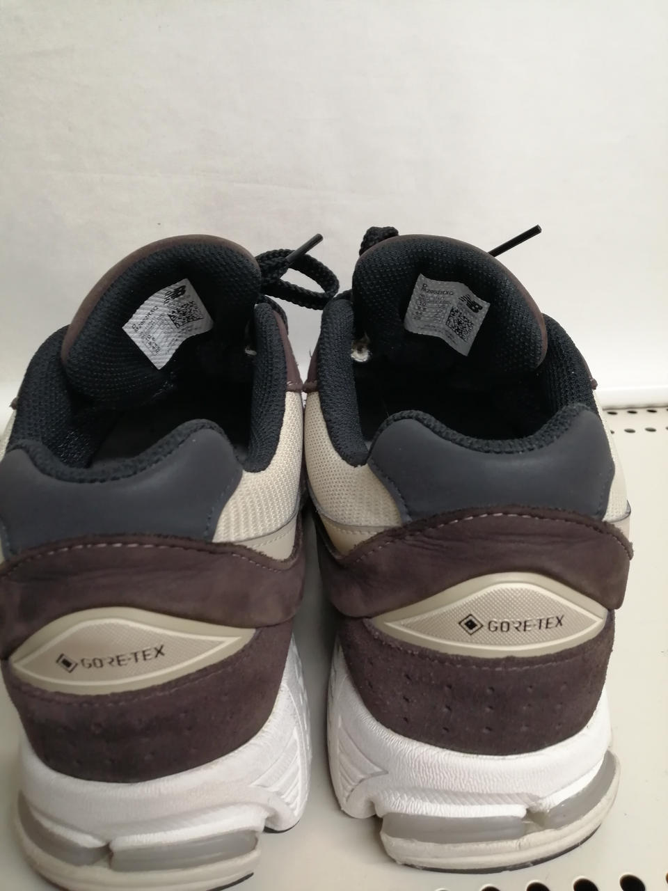 【値下げ！新品 タグ付】GORE-TEX スニーカー NEWBALANCE|GORE-TEX|【ハードオフ公式通販】オフモール|1040180000060444