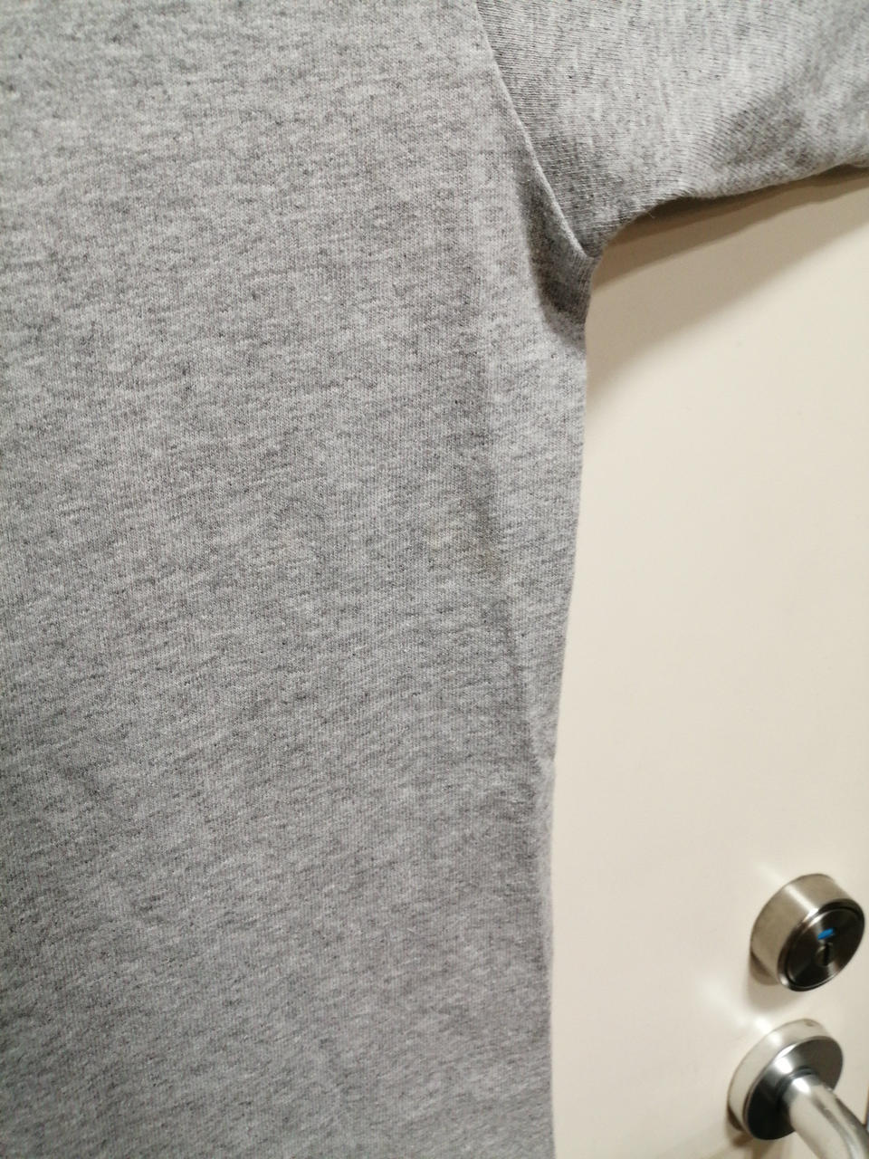 右背中汚れあり