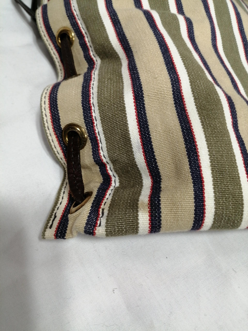 正面サイド汚れあり