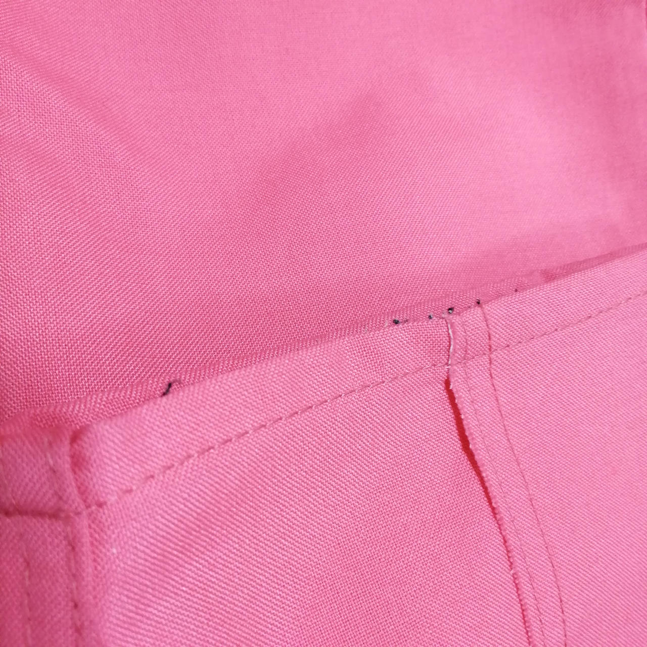 足元多少の毛羽立ちあり