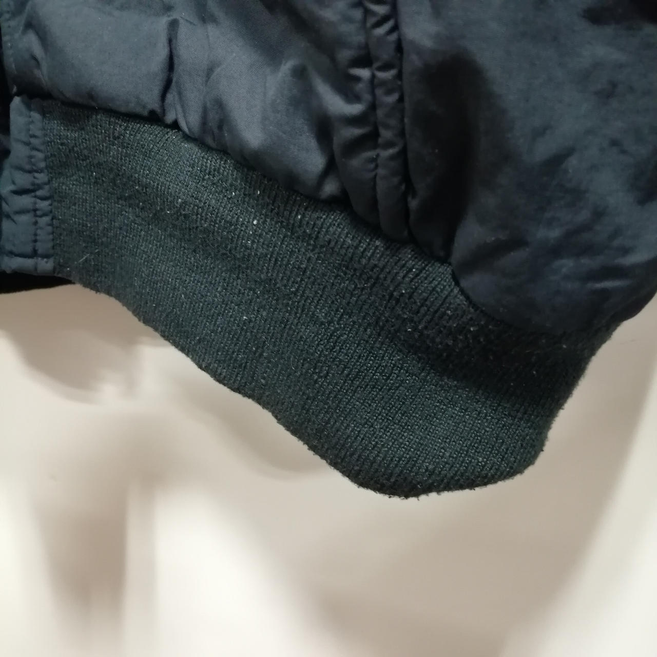 裾部分毛玉あり