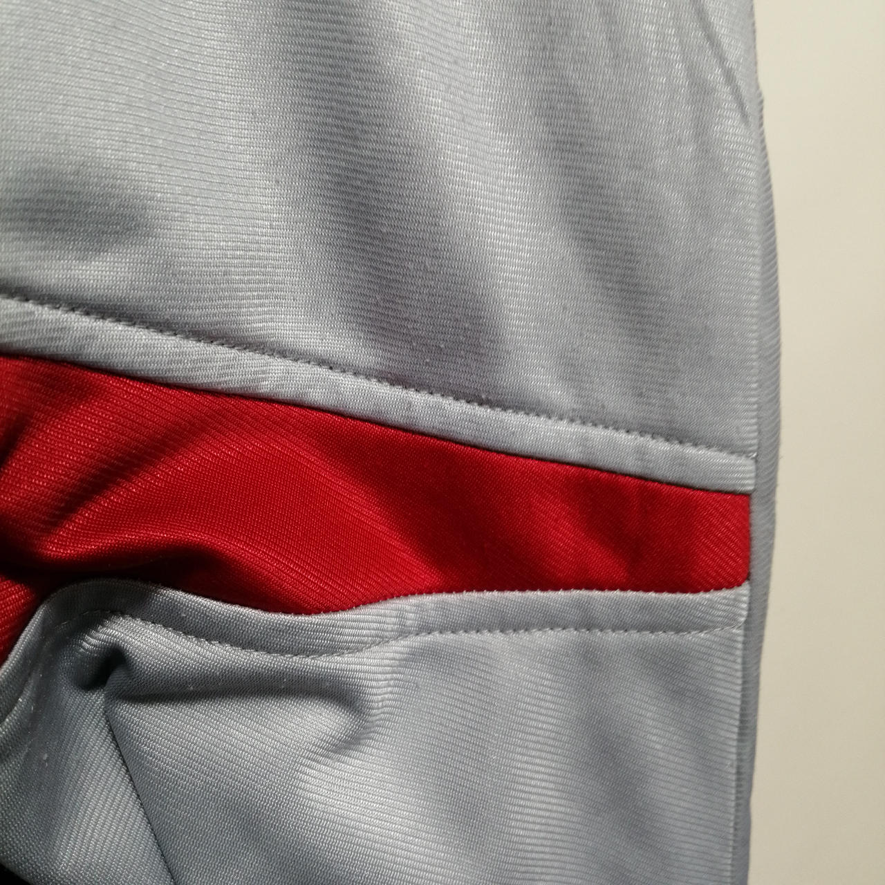 全体的に毛玉あり