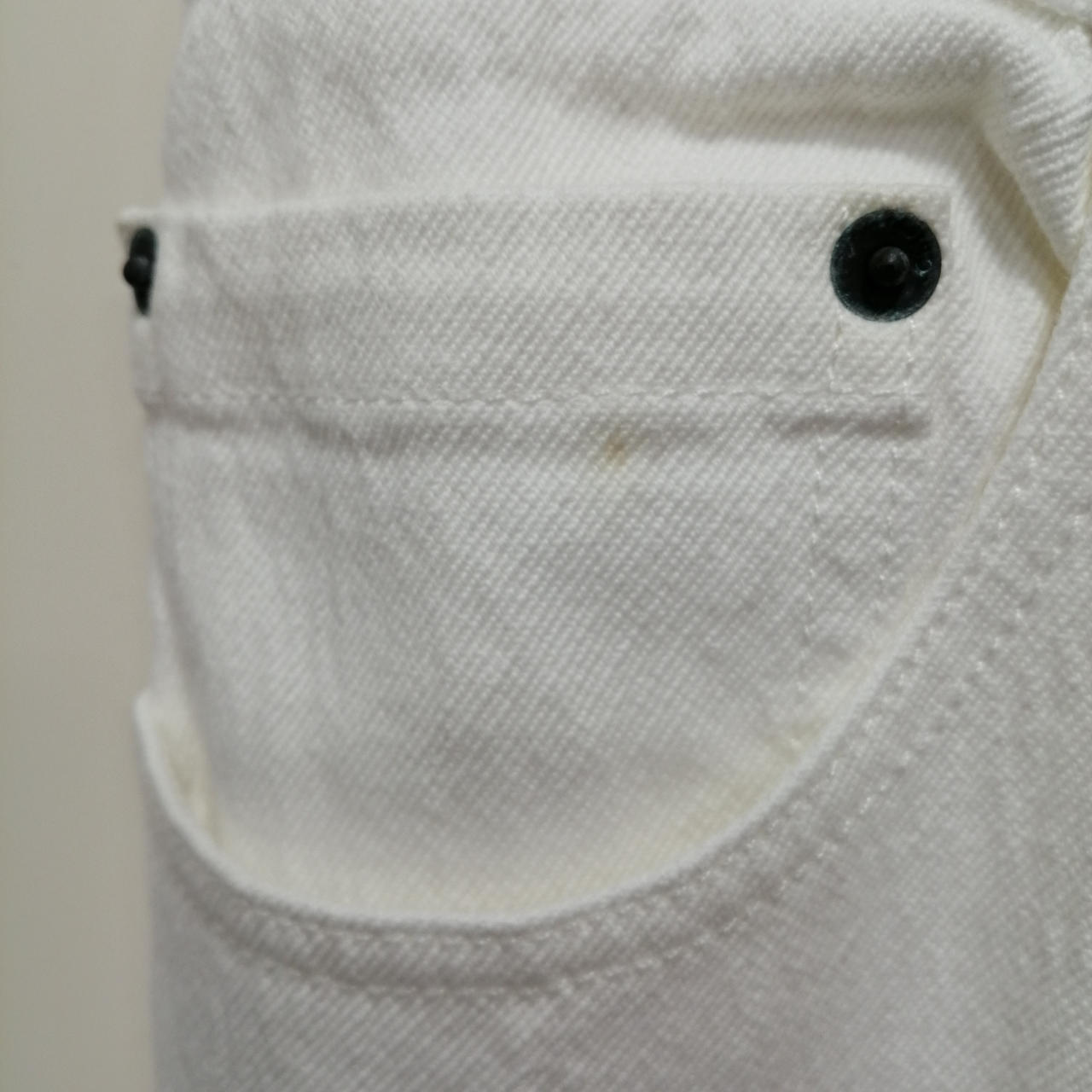 小さな汚れあり