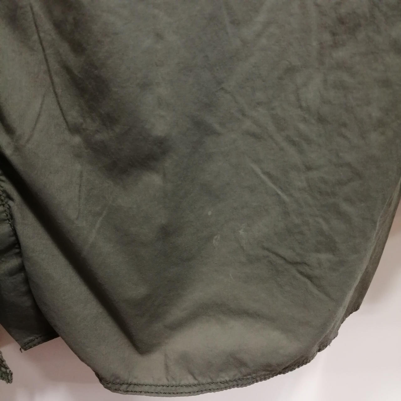 正面裾付近多少の汚れあり