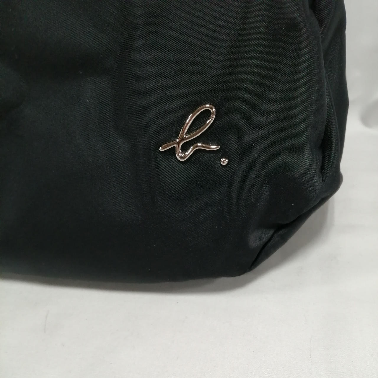 アニエスベーブラックナイロンショルダーバッグ　美品 agnes b. アニエスベー バッグ ショルダーバッグ 新品 ナイロン