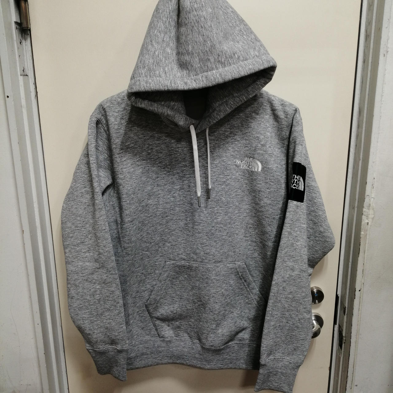 THE NORTH FACE ノースフェイス プルオーバーパーカー L グレー THE NORTH FACE 「THE FACE」 プルオーバーパーカー L グレー