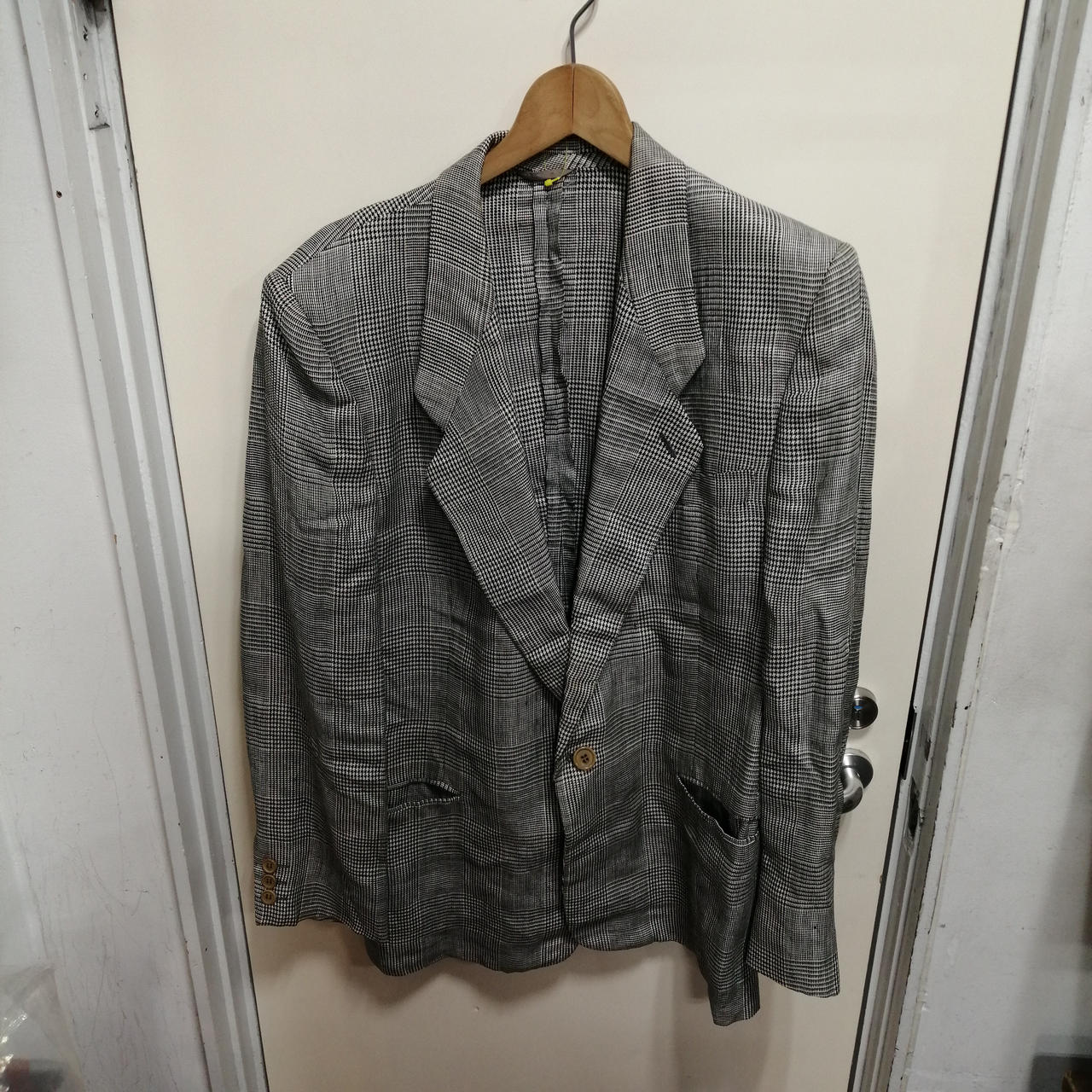 ジョルジオアルマーニダークグレー チェック柄 テーラードジャケット ジョルジオアルマーニ(Giorgio Armani)|チェック柄テーラード