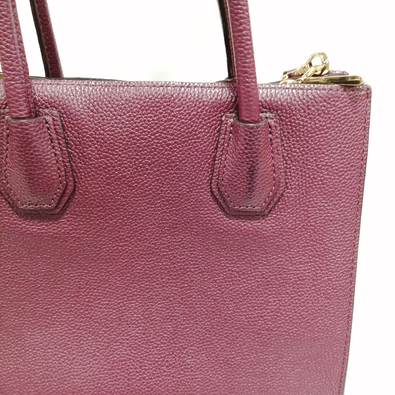 黒い汚れあります